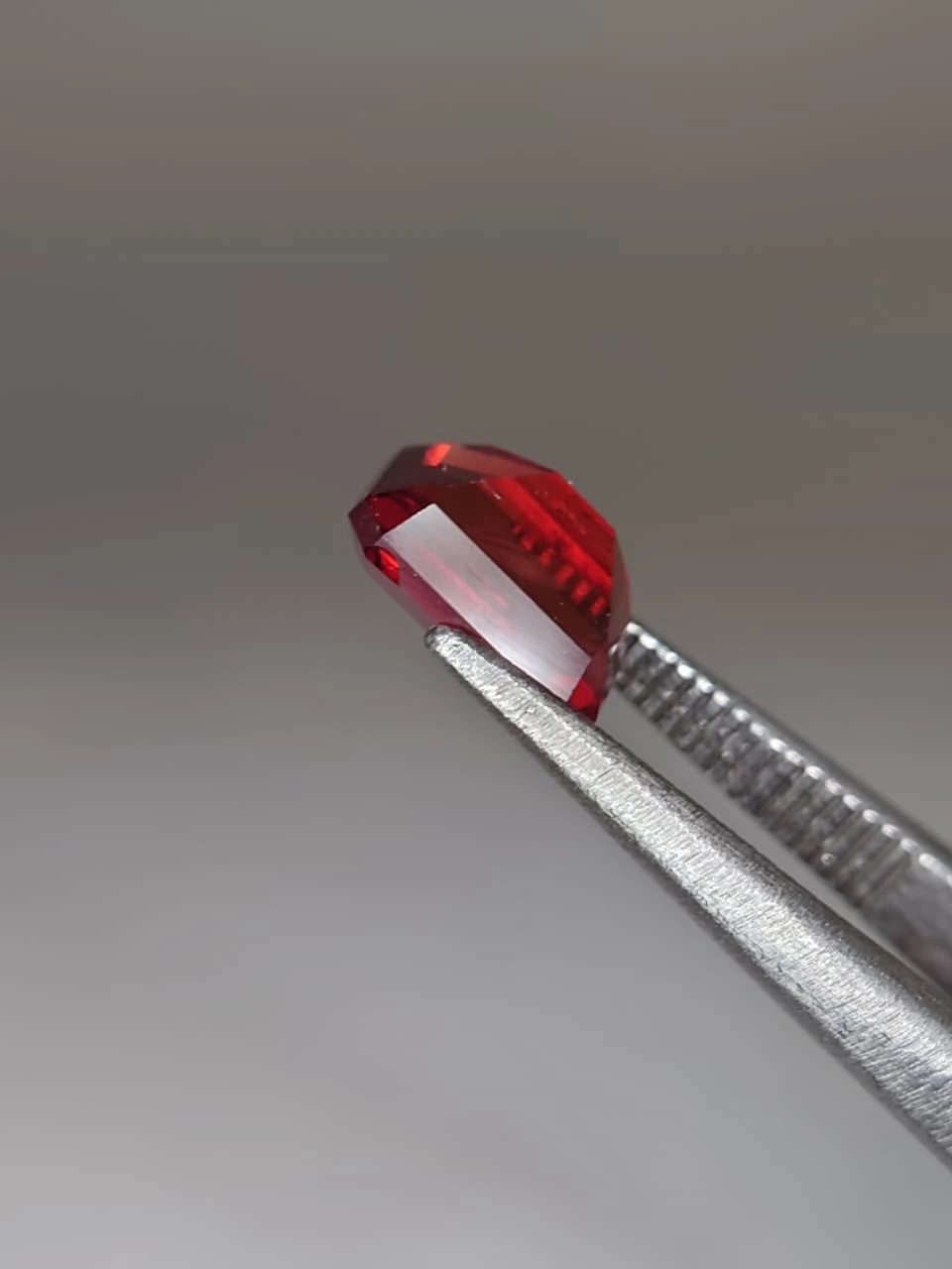 2.2ct Natural Emerald Faceted Malaya Garnet from Tanzania — view 6